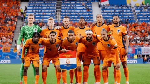 足总杯半决赛抽签定于周日举行，赛事将于4月26日至27日展开